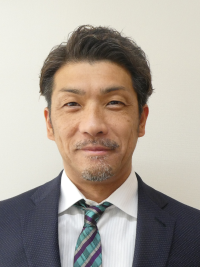 園⻑　⾕津　徹平
